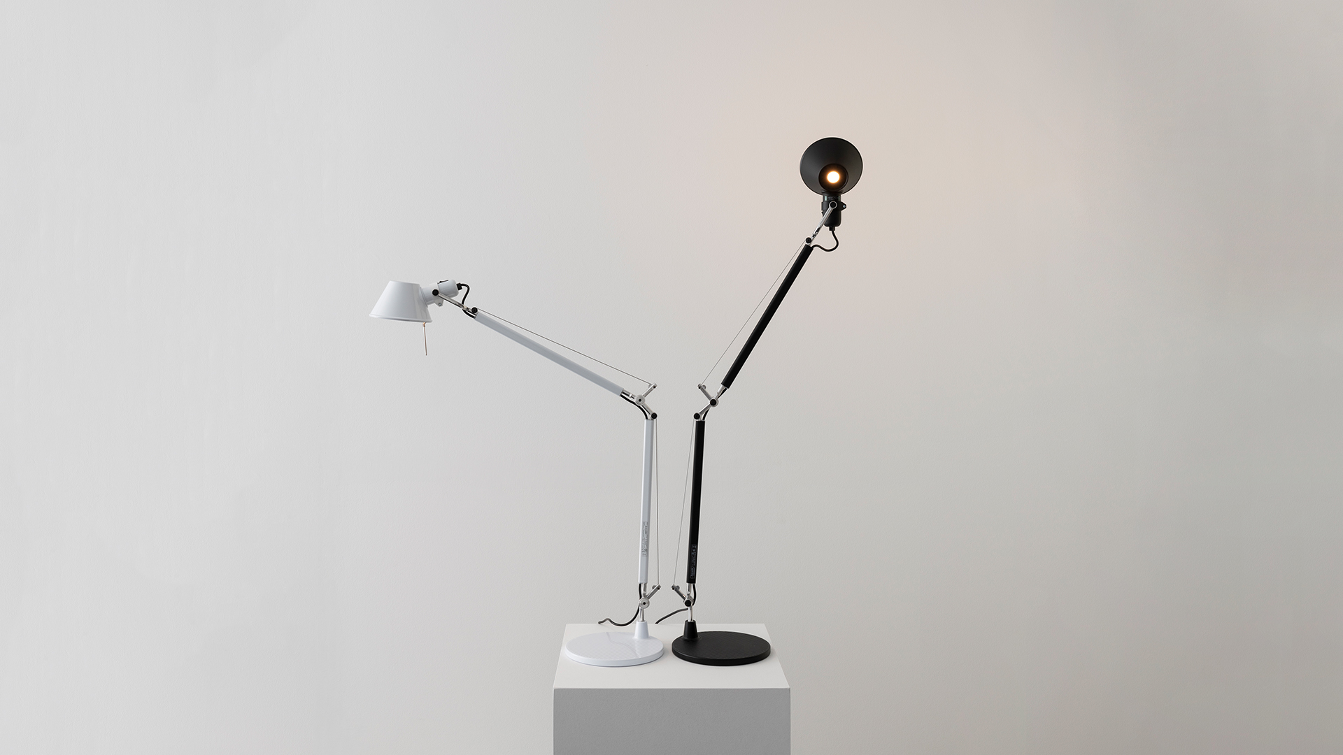 tolomeo tavolo gallery4967287 1920x1080